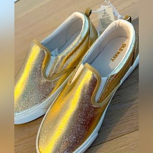 I am selling some adorable gold shoes!